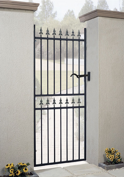 Spear top iron side gate design