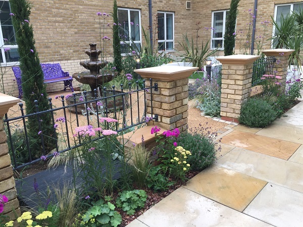 bespoke manor railings