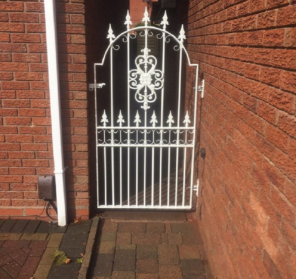 Royale Premier Wrought Iron Side Gate Design