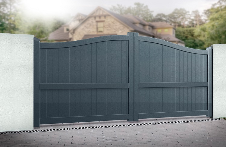 Wentworth aluminium driveway gates powder coated anthracite grey